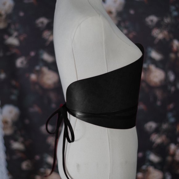 Dehanche Inspired Vachetta Leather Corset Belt with Thin Tie Straps - Picture 9 of 14